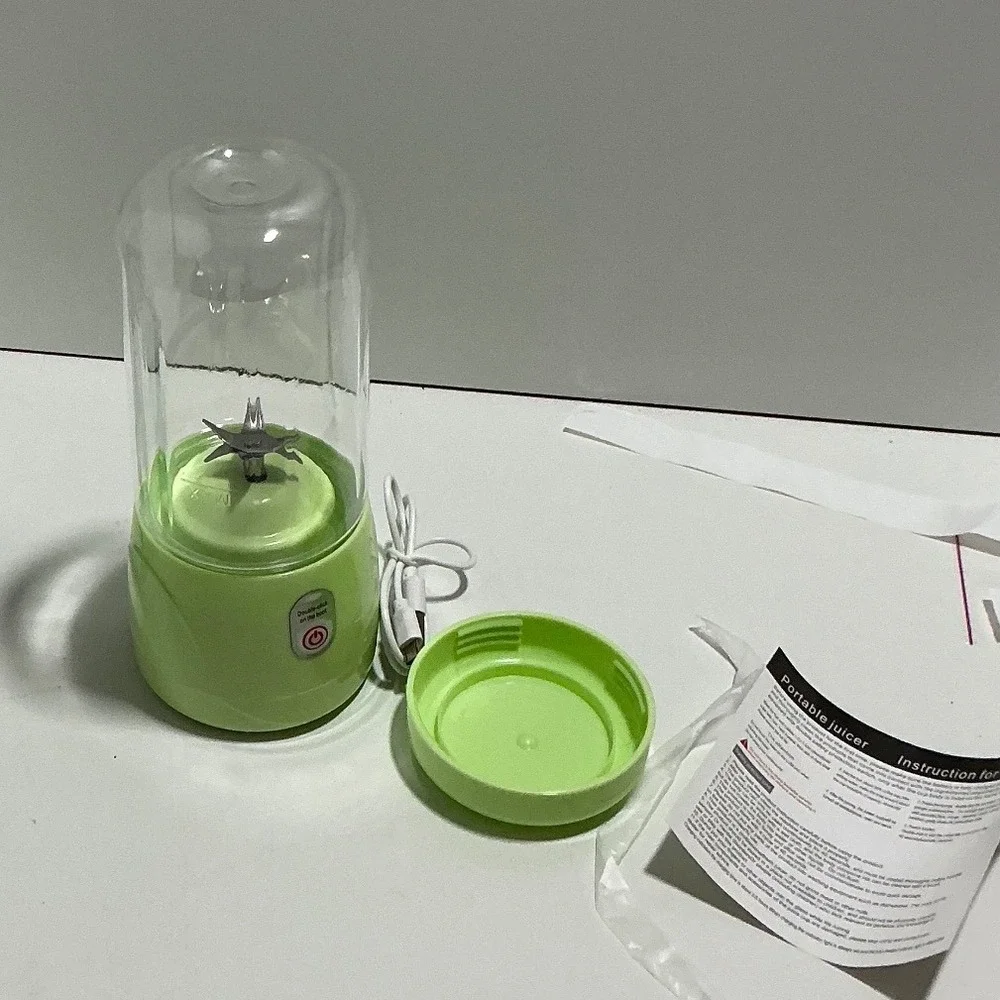 Portable Juicing Cup QC-888 USB Rechargeable Mini Blender Green